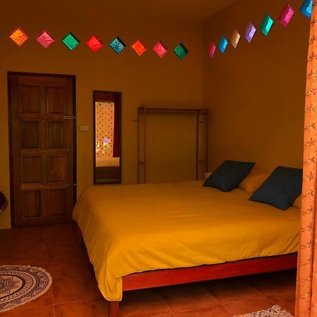 One World Bungalows Ko Lanta Exteriör bild