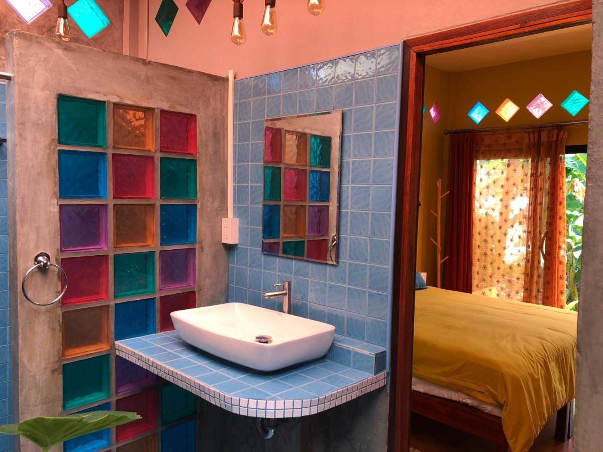 One World Bungalows Ko Lanta Exteriör bild